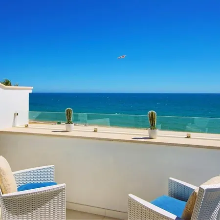 펜션 View - Stunning Beachfront