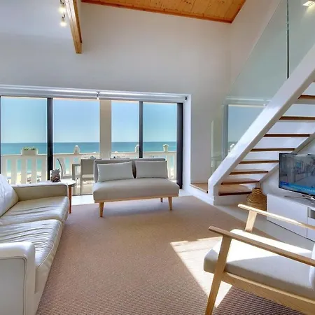 View - Stunning Beachfront 別荘
